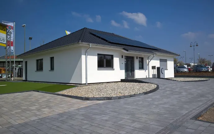 Musterhaus Kaiserslautern ScanHaus 146 Bungalow Hauseingangsseite