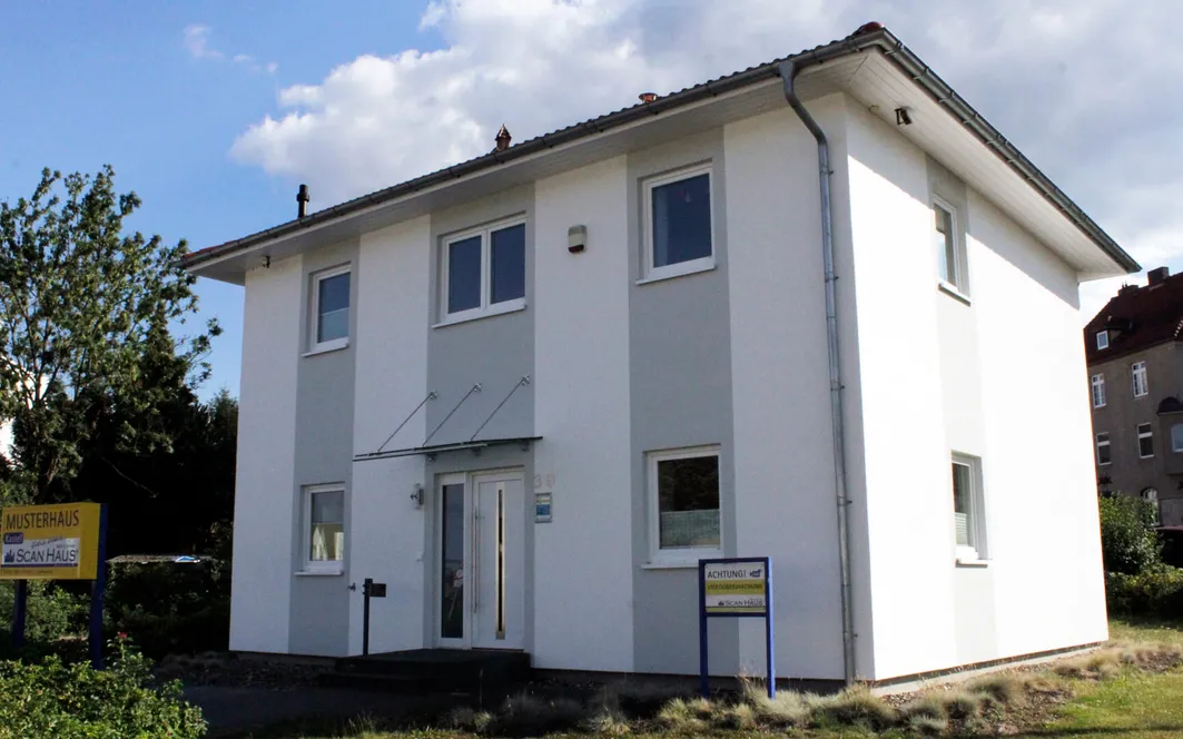 Musterhaus Kassel SH 122 Stadtvilla Hauseingang
