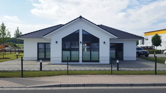 Musterhaus Heßdorf ScanHaus 136 Winkelbungalow Terrassenseite