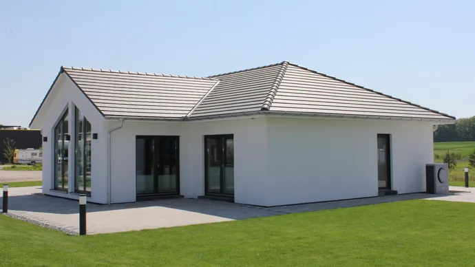 Musterhaus Heßdorf ScanHaus 136 Winkelbungalow Terrassenseite