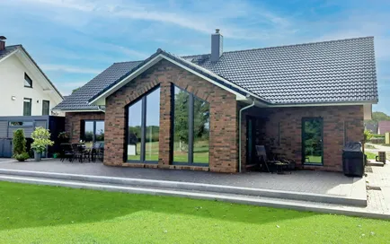 Fertighaus-Winkelbungalow-SH136 WB-Var. D2 mit Klinker