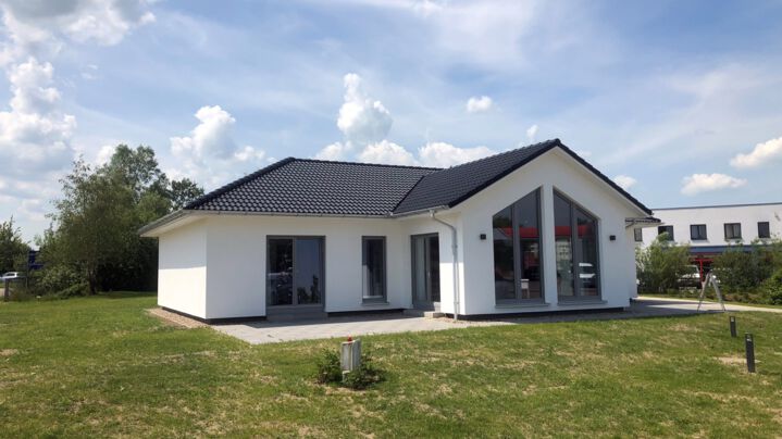 Musterhaus Greifswald ScanHaus 136 Variante D2 Winkelbungalow Terrassenseite