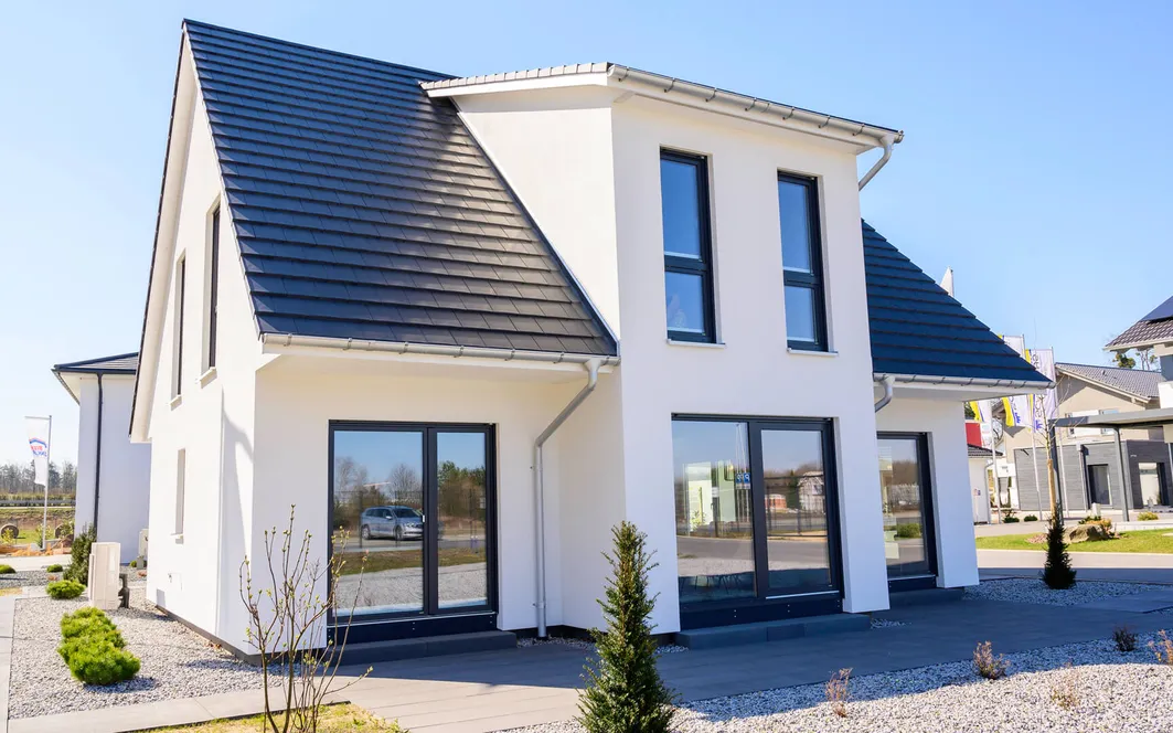 Fertighaus 1,5 Geschosser SH 150 FS Musterhaus Dresden Terrassenseite