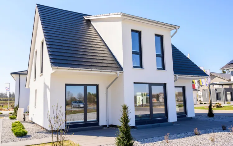 Fertighaus 1,5 Geschosser SH 150 FS Musterhaus Dresden Terrassenseite