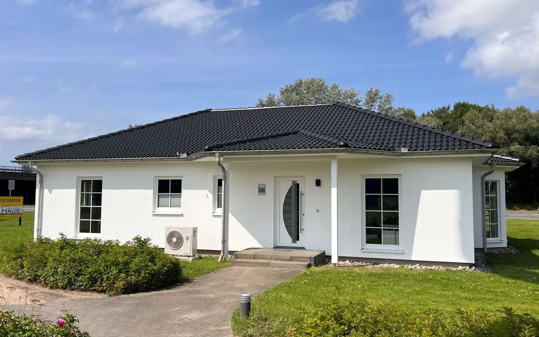 Fertighaus Winkelbungalow SH 136 WB Musterhaus Rostock