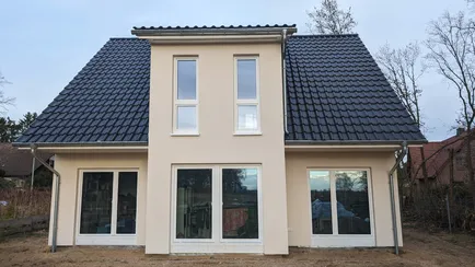 Fertighaus Einfamilienhaus 1,5 Geschosser SH 150 Frontspiess