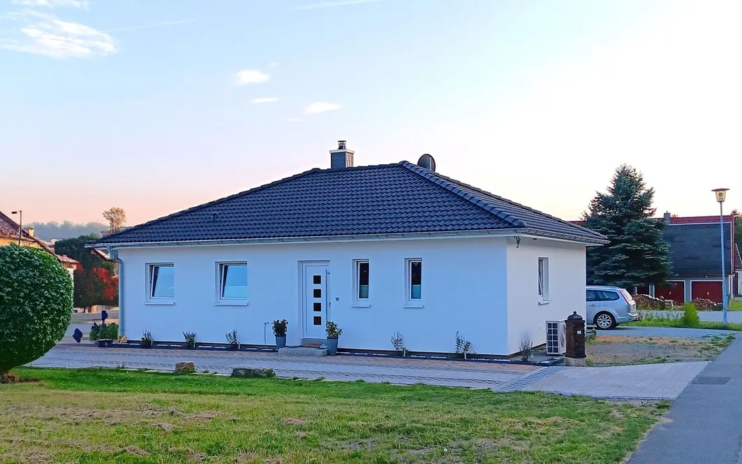 Fertighaus Bungalow SH 83 B Var. E Hauseingangsseite