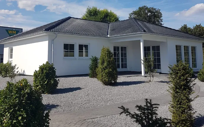 Musterhauscenter Mönchengladbach ScanHaus 136 Winkelbungalow Hauseingangsseite