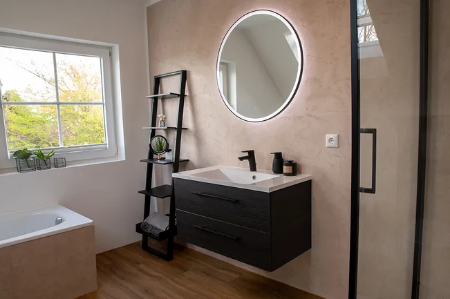 Musterhaus Magdeburg SH 180 großes Badezimmer im Obergeschoss