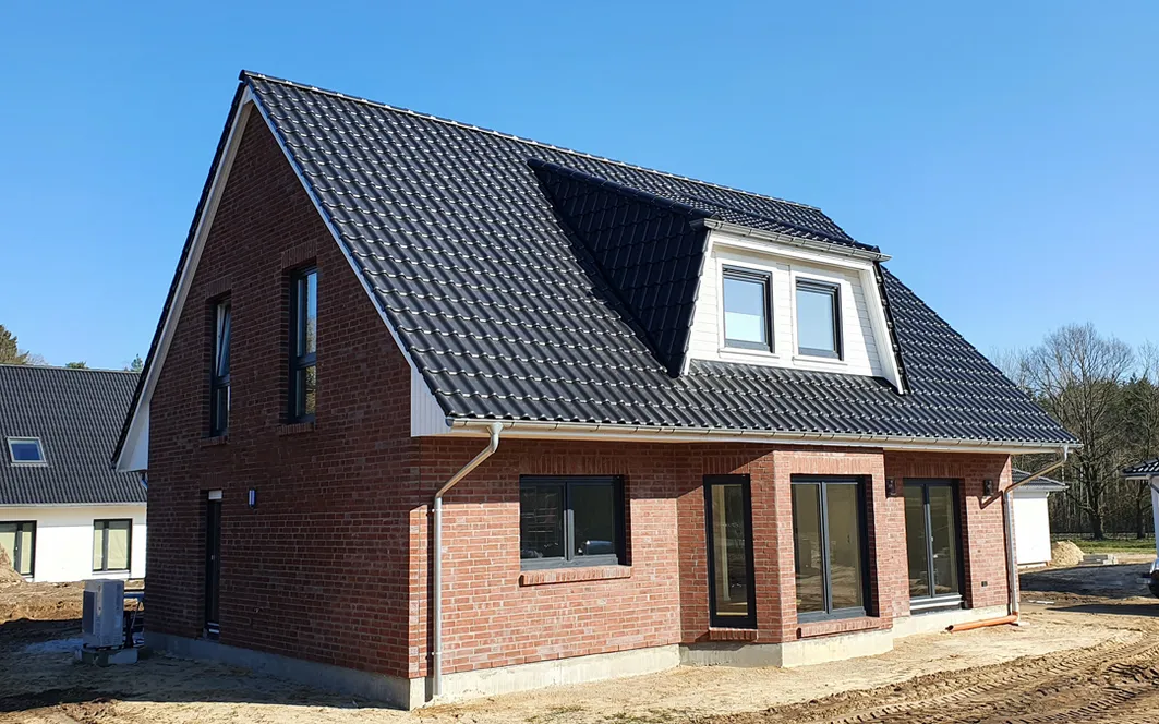 Fertighaus 1,5 Geschosser SH 180 - Var. D Klinkerfassade