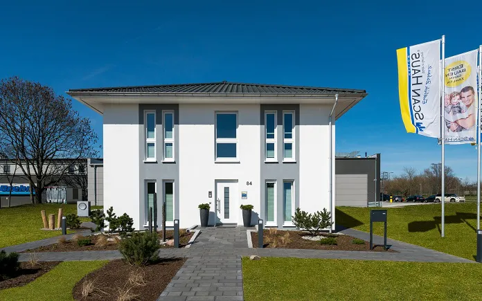 Musterhauscenter Berlin-Mahlsdorf ScanHaus 155 Stadtvilla Hauseingangseite