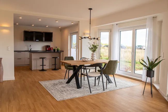 SH 180 - VAR. D | Essbereich im Wohnraum mit Erker, Erdgeschoss