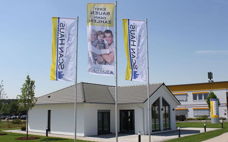 Musterhaus Heßdorf ScanHaus 136 Winkelbungalow Terrassenseite
