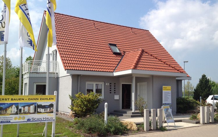 Musterhaus Erfurt ScanHaus Einfamilienhaus Hauseingangsseite