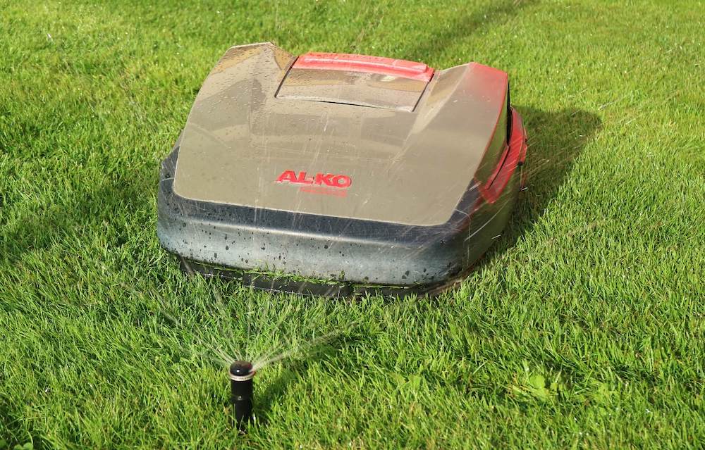 robotic-lawnmower-gd67310753-1920